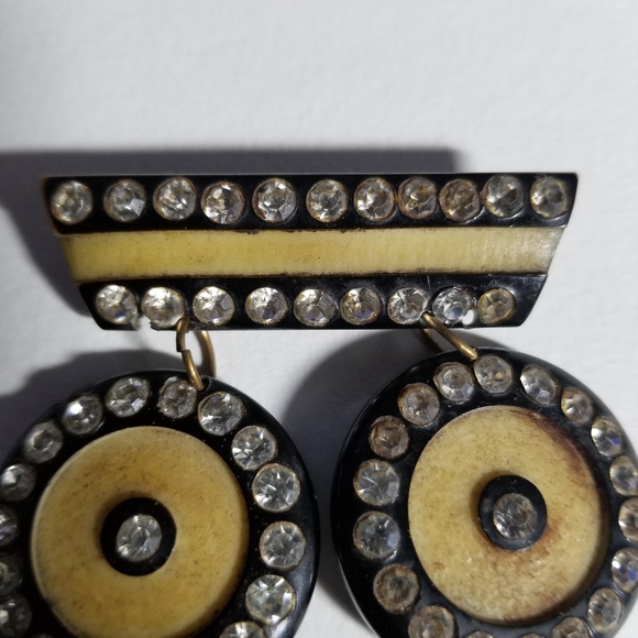 Relisted-Vintage Art Deco brooch early plastic pin yellow black clear rhinestone - Picture 6 of 16